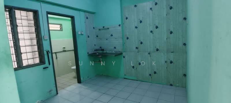 Rumah Flat untuk Disewa di Taman Jubilee Phase 4 - Sunny Lok - Kitchen - PropertyGuru.com.my