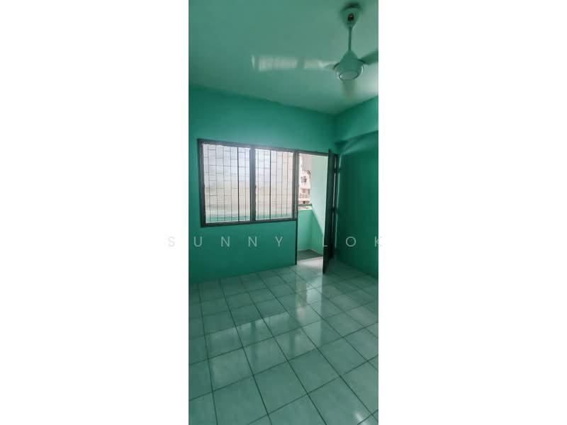 Rumah Flat untuk Disewa di Taman Jubilee Phase 4 - Sunny Lok - Balcony - PropertyGuru.com.my