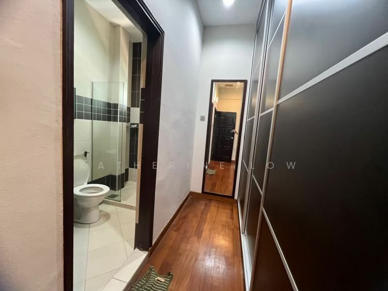 Banglo Komersial untuk Disewa di Taman Pelangi (Johor Bahru) - Katherine Low - Bathroom - PropertyGuru.com.my