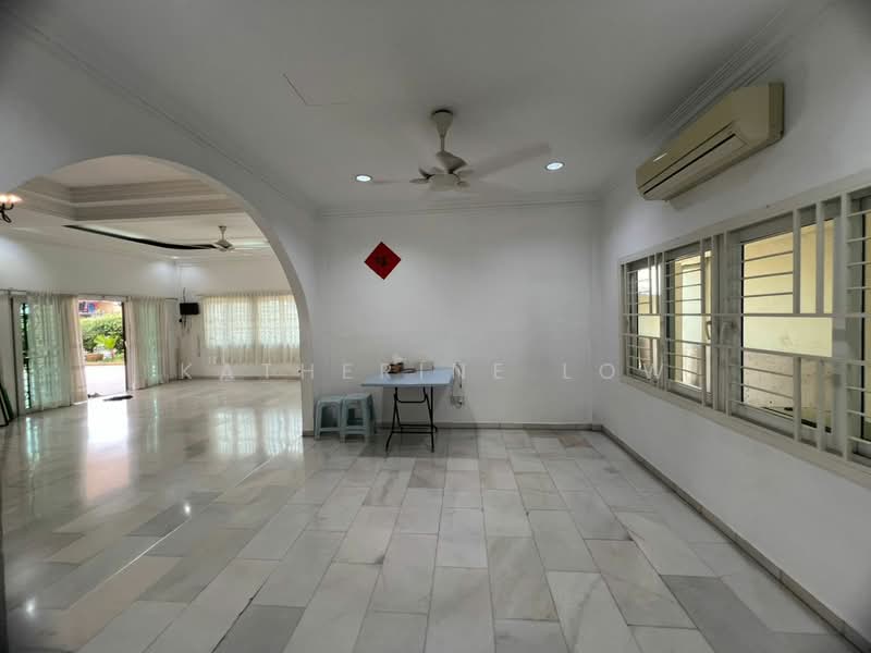 Banglo Komersial untuk Disewa di Taman Pelangi (Johor Bahru) - Katherine Low - Living Room - PropertyGuru.com.my