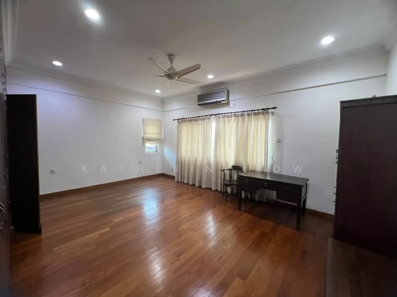 Banglo Komersial untuk Disewa di Taman Pelangi (Johor Bahru) - Katherine Low - Study - PropertyGuru.com.my