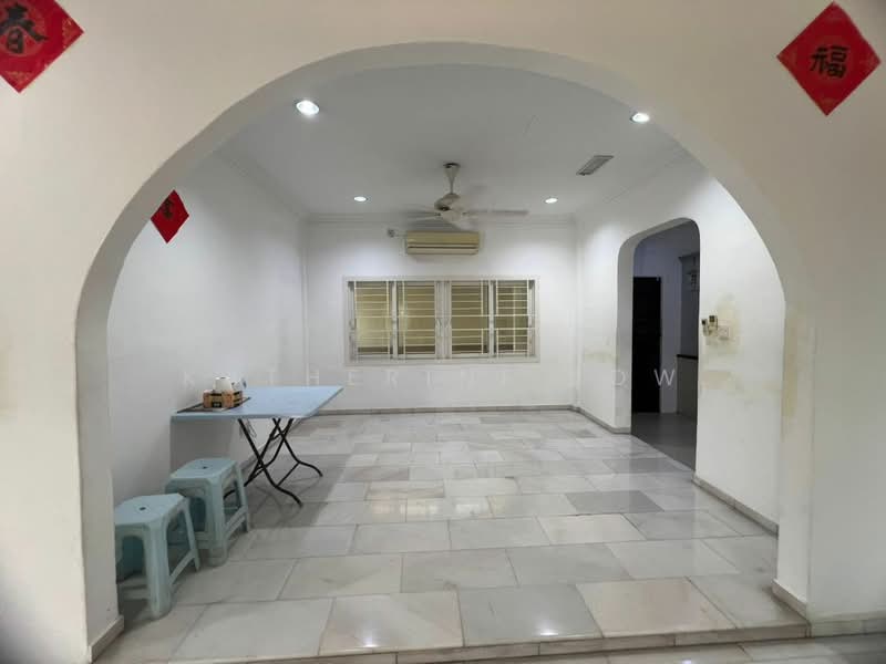 Banglo Komersial untuk Disewa di Taman Pelangi (Johor Bahru) - Katherine Low - Living Room - PropertyGuru.com.my
