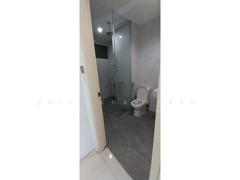 Servis Apartment untuk Disewa di Setia SKY Residences - Shiva Kharvaran - Bathroom - PropertyGuru.com.my