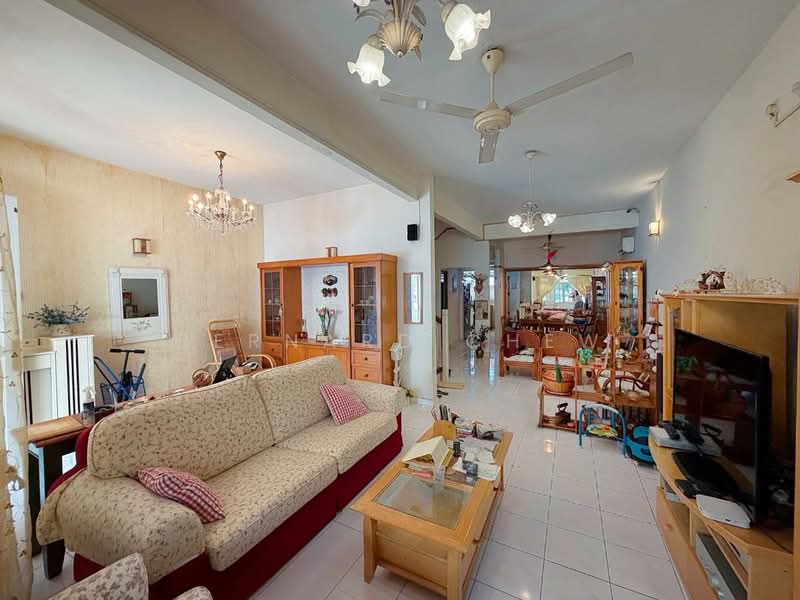 Rumah Teres untuk Dijual di Island Glades (Jelutong) - Bernard Chew - Living Room - PropertyGuru.com.my