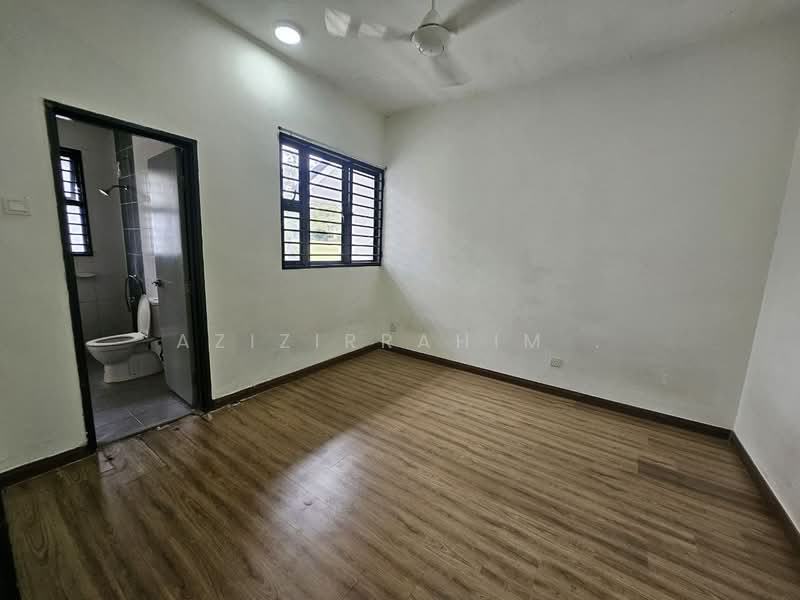 2-storey Terraced House for Sale in Presint 11 (Putrajaya) - Azizirrahim . - Bathroom - PropertyGuru.com.my