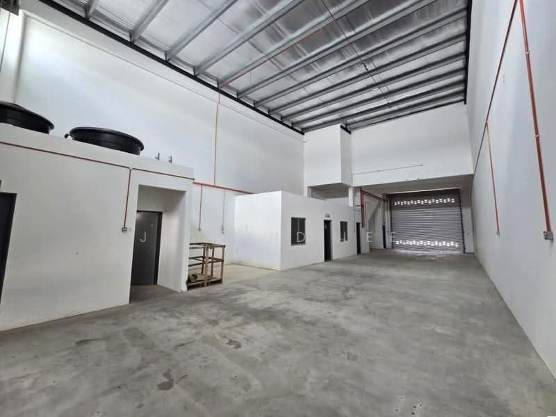 Terrace Factory for Rent in Taman Perindustrian Cemerlang (Ulu Tiram) - Jesmond Lee - Interior - PropertyGuru.com.my