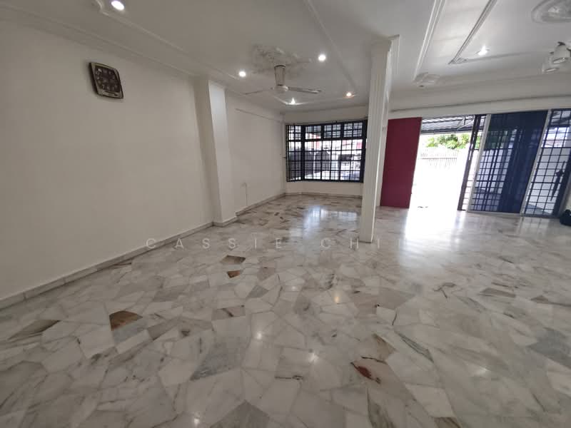2-storey Terraced House for Rent in Johor Bahru (Johor) - Cassie Chin - Living Room - PropertyGuru.com.my