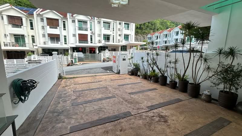 3-storey Terraced House for Sale in Tanjung Bungah (Penang) - May Tan - Exterior - PropertyGuru.com.my