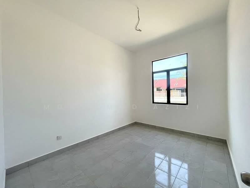 1-storey Terraced House for Sale in Kampung Durian Guling (Alur Limbat) - Mohammad Azizi - PropertyGuru.com.my