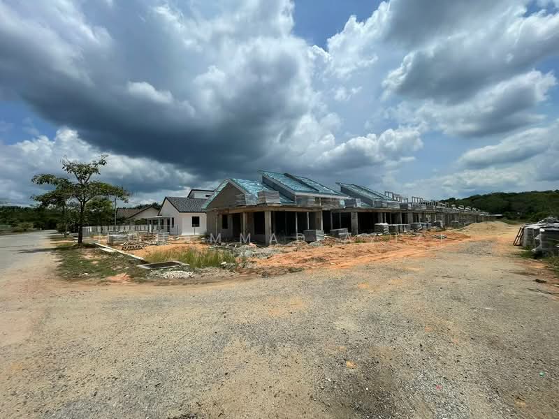1-storey Terraced House for Sale in Kampung Durian Guling (Alur Limbat) - Mohammad Azizi - PropertyGuru.com.my