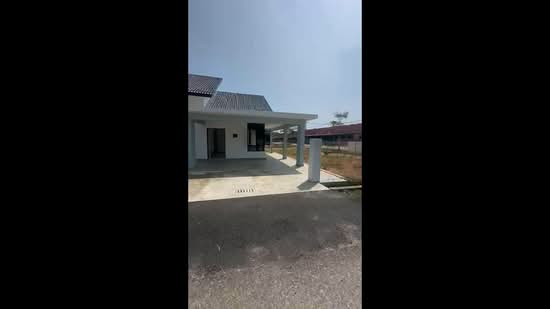 1-storey Terraced House for Sale in Kampung Durian Guling (Alur Limbat) - Mohammad Azizi - PropertyGuru.com.my