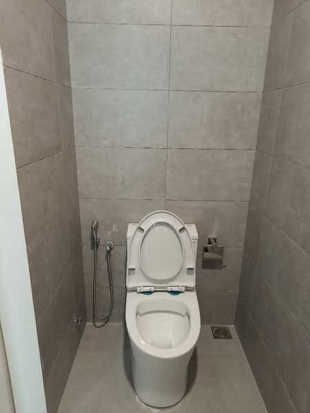 Servis Apartment untuk Disewa di Cubic Botanical - Kew . - Bathroom - PropertyGuru.com.my
