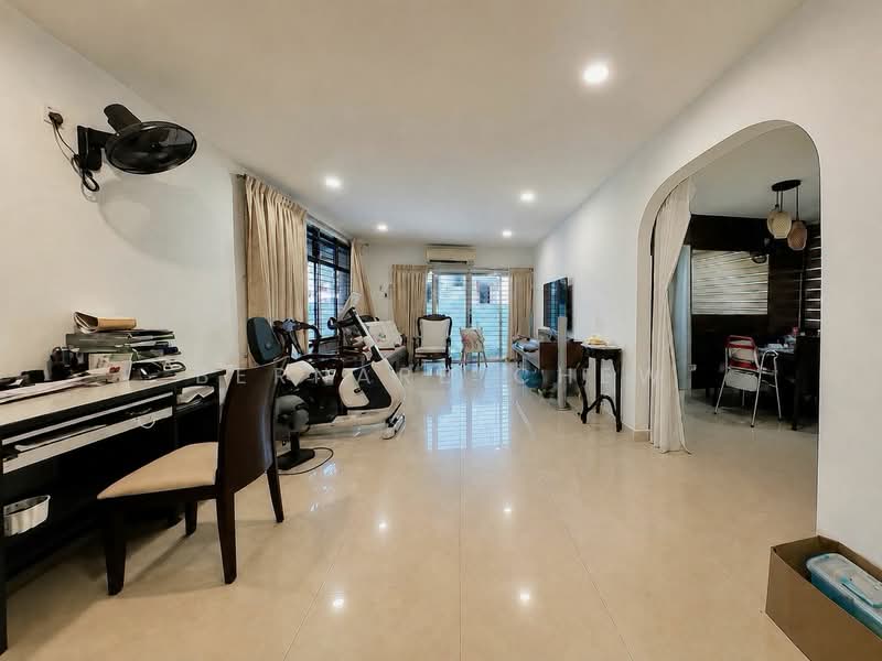 Rumah Teres untuk Dijual di Island Glades (Jelutong) - Bernard Chew - Living Room - PropertyGuru.com.my