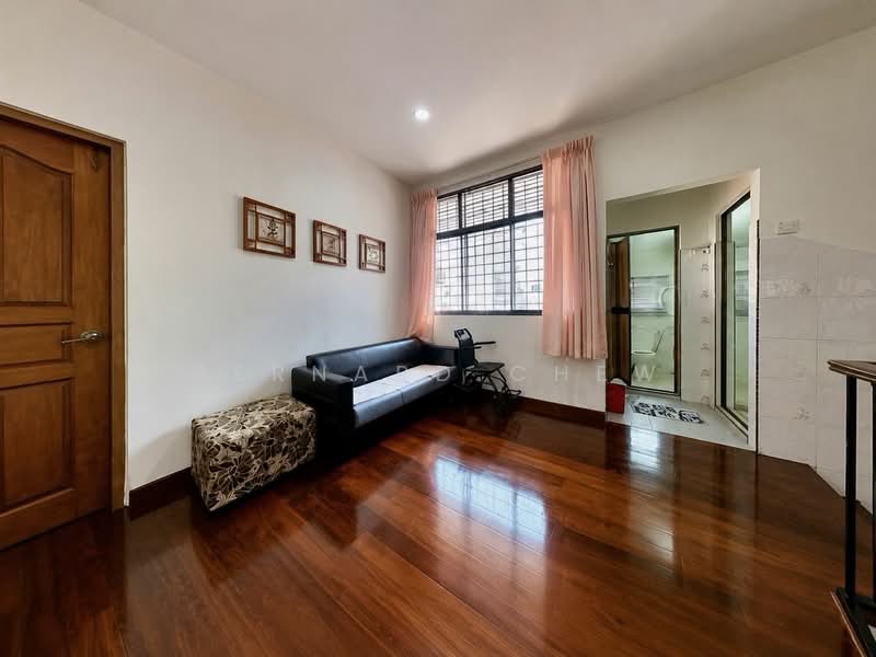 Rumah Teres untuk Dijual di Island Glades (Jelutong) - Bernard Chew - Living Room - PropertyGuru.com.my