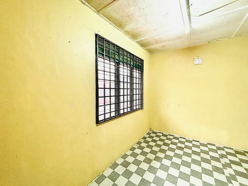 2-storey Terraced House for Sale in Taman Johor Jaya (Johor Bahru) - Fatin Izzaty - PropertyGuru.com.my