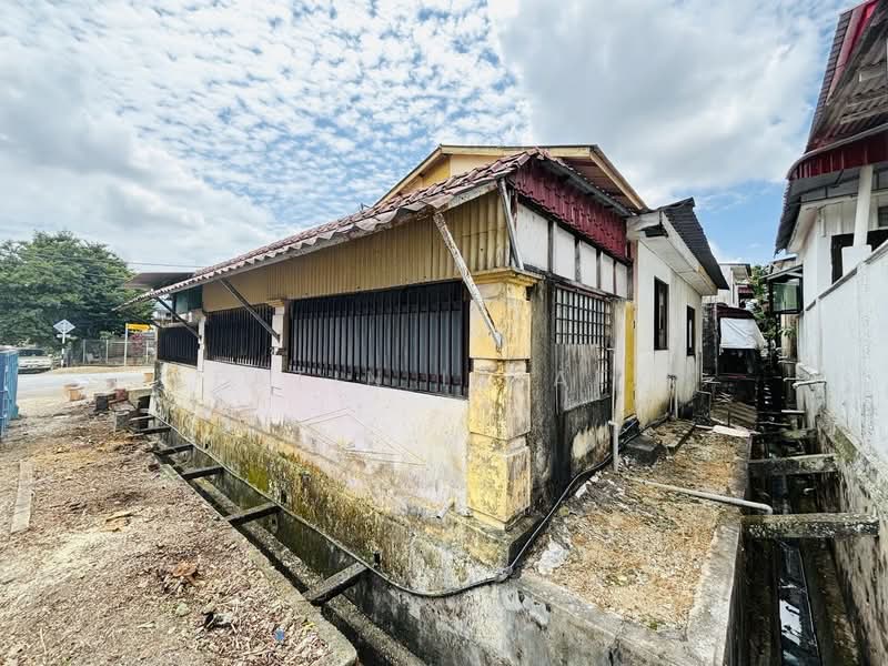 2-storey Terraced House for Sale in Taman Johor Jaya (Johor Bahru) - Fatin Izzaty - PropertyGuru.com.my