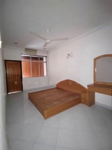 2-storey Terraced House for Sale in Pantai Jerejak (Bayan Lepas) - Bernard Chew - Bedroom - PropertyGuru.com.my
