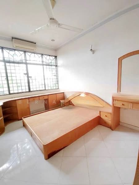 2-storey Terraced House for Sale in Pantai Jerejak (Bayan Lepas) - Bernard Chew - Bedroom - PropertyGuru.com.my