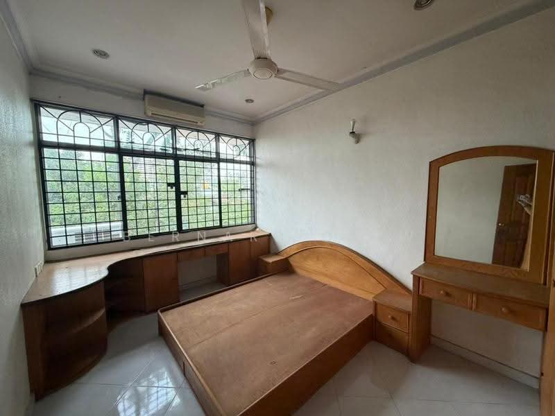 2-storey Terraced House for Sale in Pantai Jerejak (Bayan Lepas) - Bernard Chew - Bedroom - PropertyGuru.com.my