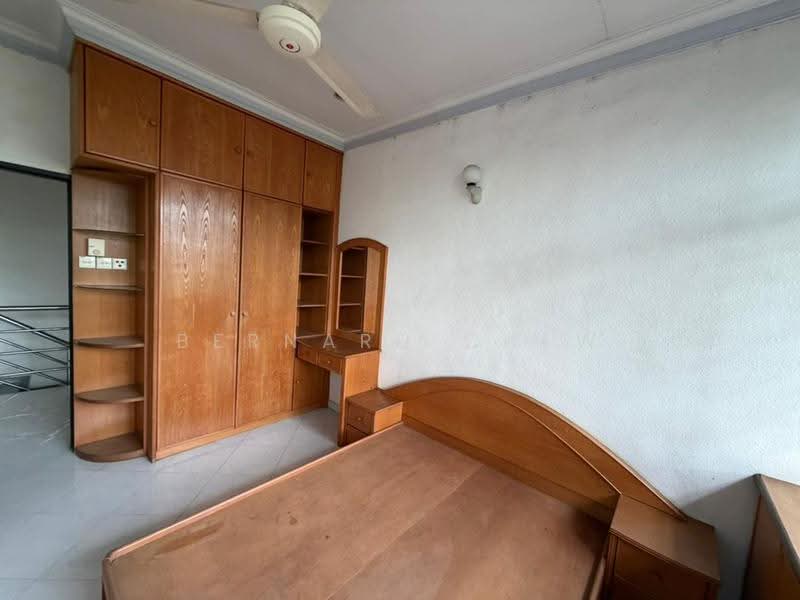 2-storey Terraced House for Sale in Pantai Jerejak (Bayan Lepas) - Bernard Chew - Bedroom - PropertyGuru.com.my