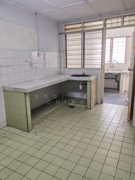 1.5-storey Terraced House for Sale in Bandar Kinrara (Selangor) - Sooi Har Ching - Kitchen - PropertyGuru.com.my