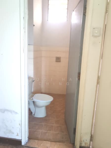 1.5-storey Terraced House for Sale in Bandar Kinrara (Selangor) - Sooi Har Ching - Bathroom - PropertyGuru.com.my
