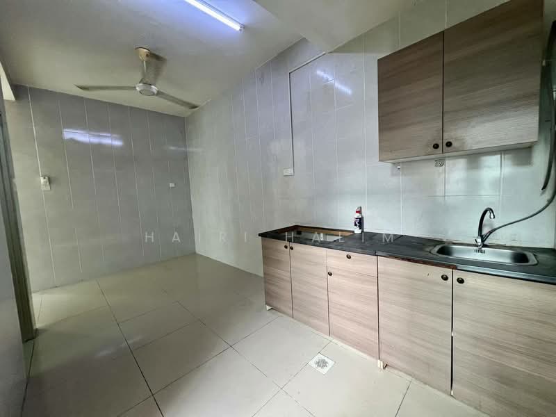 Semi-Detached House for Sale in Bandar Saujana Putra (Tanjong Duabelas) - Hairi Halim - PropertyGuru.com.my