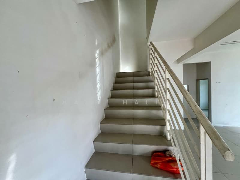 Semi-Detached House for Sale in Bandar Saujana Putra (Tanjong Duabelas) - Hairi Halim - PropertyGuru.com.my