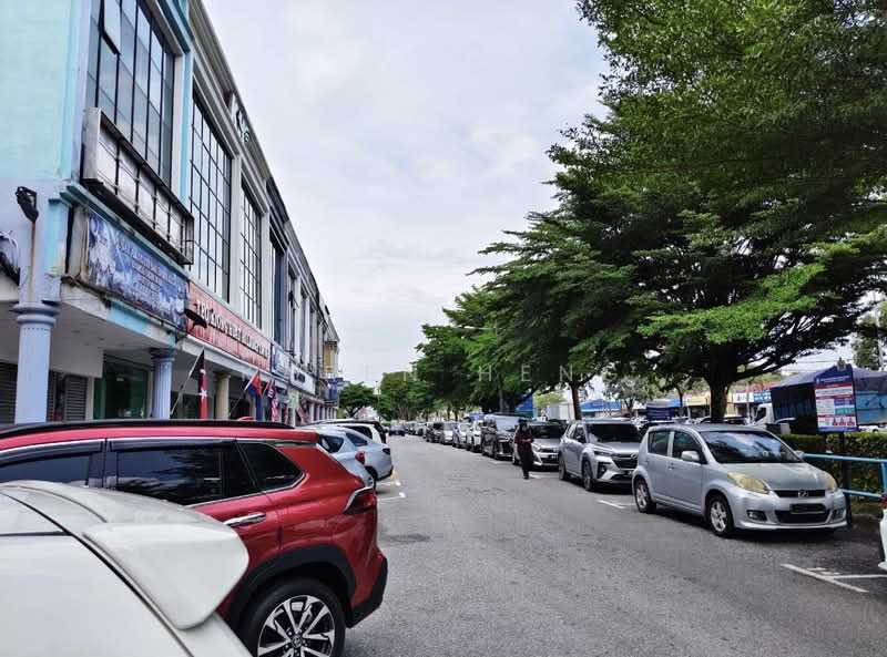 Kedai / Pejabat untuk Dijual di Taman Maju (Batu Pahat) - Karen Heng - PropertyGuru.com.my