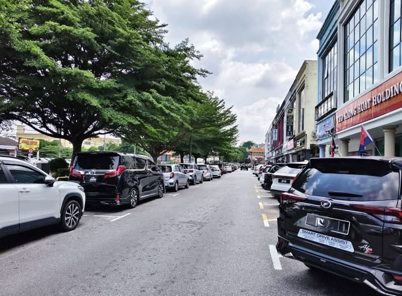 Kedai / Pejabat untuk Dijual di Taman Maju (Batu Pahat) - Karen Heng - PropertyGuru.com.my