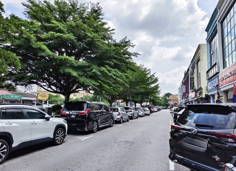 Kedai / Pejabat untuk Dijual di Taman Maju (Batu Pahat) - Karen Heng - PropertyGuru.com.my