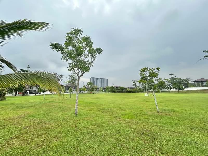 Rumah Berkembar untuk Dijual di Taman Tasik Semenyih (Semenyih) - Zarema Kulbuzheva - Garden - PropertyGuru.com.my