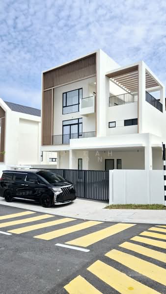 Bungalow House untuk Dijual di Bandar Sungai Long (Selangor) - Ho Kah Moon - Exterior - PropertyGuru.com.my