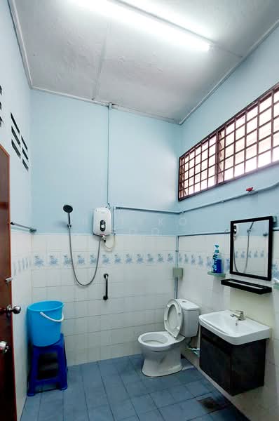Semi-Detached House for Sale in Kampung Kasipillay (Kuala Lumpur) - Reikko Soo - Bathroom - PropertyGuru.com.my