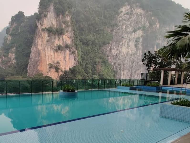 Servis Apartment untuk Dijual di Amara - JJ Chew - Pool - PropertyGuru.com.my