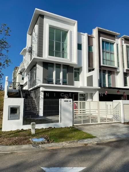2.5-storey Terraced House for Sale in Bandar Seri Alam (Masai) - Bernice Gan - PropertyGuru.com.my
