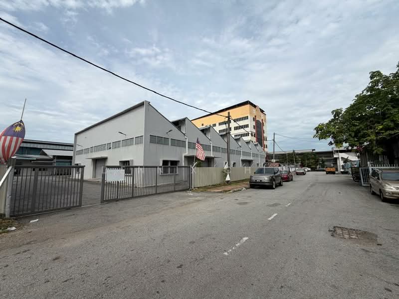 Warehouse for Rent in Petaling Jaya (Selangor) - Dennix Chin - Exterior - PropertyGuru.com.my