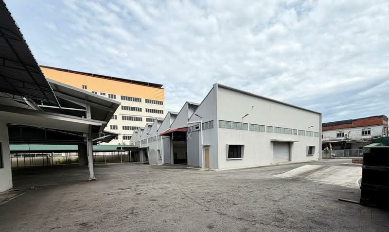 Warehouse for Rent in Petaling Jaya (Selangor) - Dennix Chin - Exterior - PropertyGuru.com.my