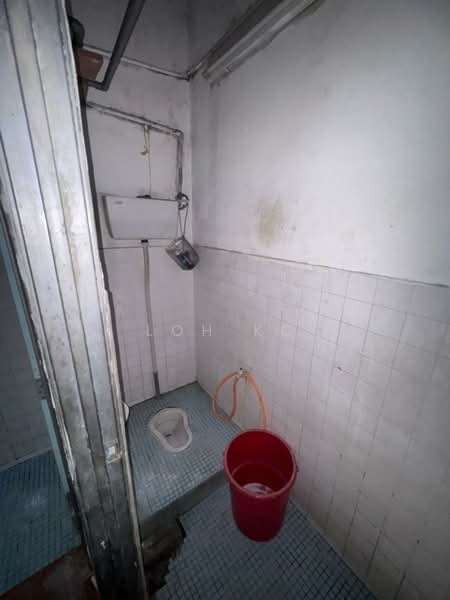Shop for Rent in Kajang (Selangor) - Loh KC - Bathroom - PropertyGuru.com.my