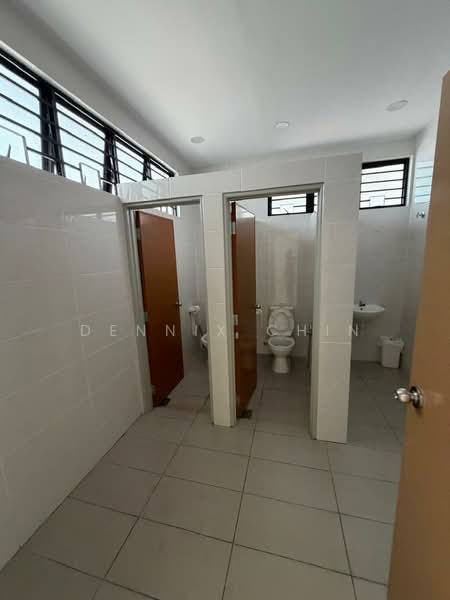 Kilang untuk Disewa di Petaling Jaya (Selangor) - Dennix Chin - Bathroom - PropertyGuru.com.my
