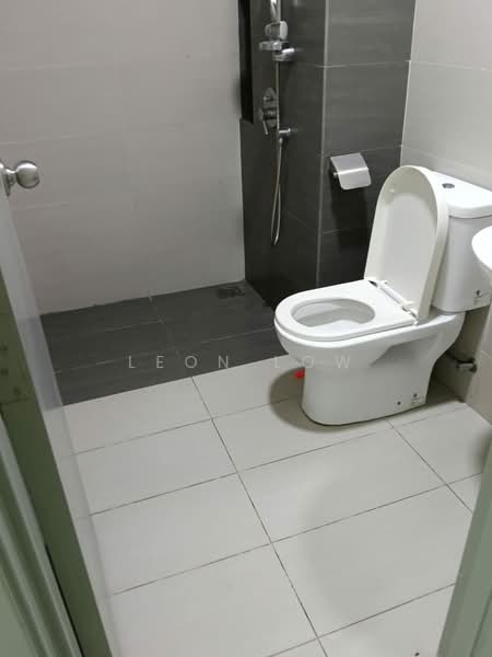 Servis Apartment untuk Disewa di Cybersquare - Leon Low - Bathroom - PropertyGuru.com.my