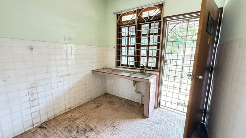 Rumah Teres 2 Tingkat untuk Dijual di Bandar Bukit Beruntung (Bukit Beruntung) - Tom Yip - Kitchen - PropertyGuru.com.my