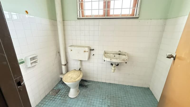 Rumah Teres 2 Tingkat untuk Dijual di Bandar Bukit Beruntung (Bukit Beruntung) - Tom Yip - Bathroom - PropertyGuru.com.my