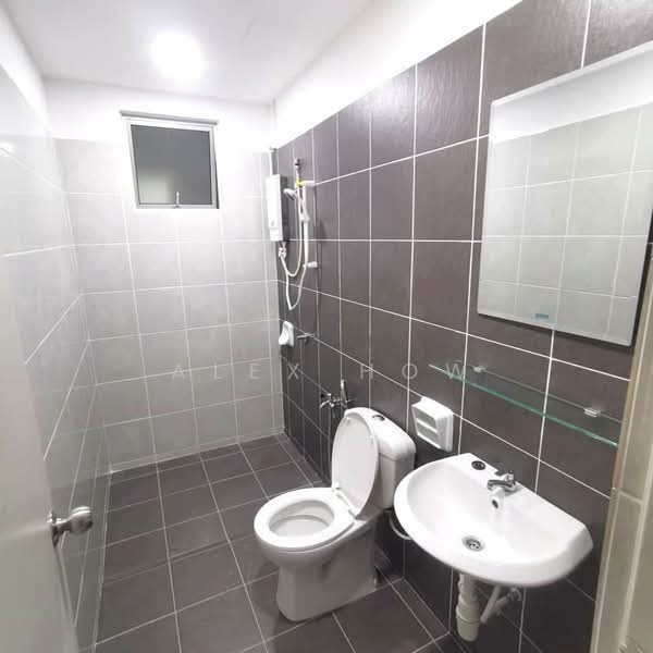 Servis Apartment untuk Disewa di Residensi Taman Pelangi Indah - Alex How - Bathroom - PropertyGuru.com.my