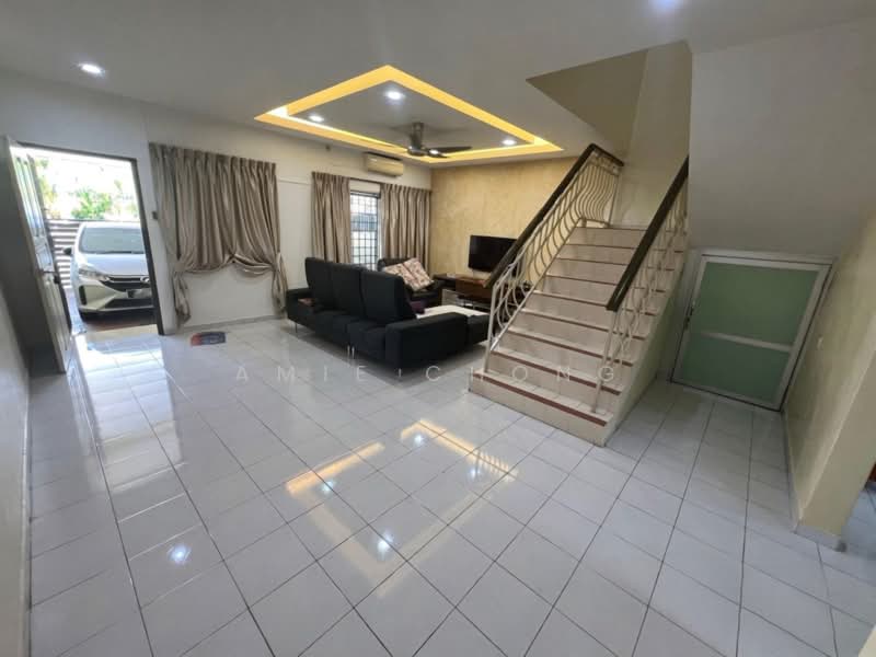 Rumah Teres 2 Tingkat untuk Dijual di Medan Pengkalan Perdana (Ipoh) - Amie Chong - Living Room - PropertyGuru.com.my