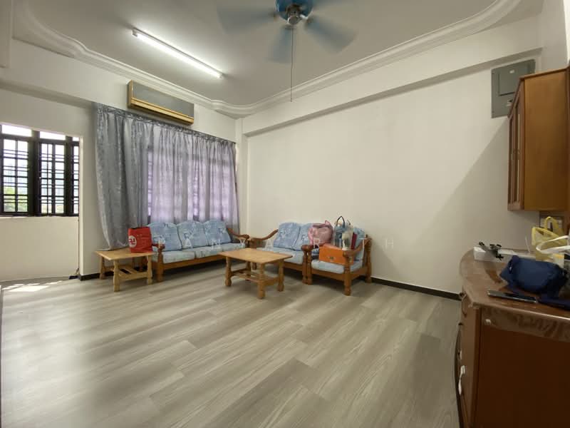 Pangsapuri untuk Disewa di Pangsapuri Bayan Permai - Panya Rith - Living Room - PropertyGuru.com.my