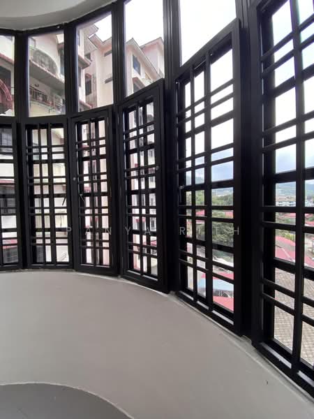 Pangsapuri untuk Disewa di Pangsapuri Bayan Permai - Panya Rith - Balcony - PropertyGuru.com.my