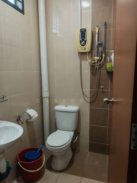 Rumah Teres 2 Tingkat untuk Dijual di Taman Bestari Indah (Ulu Tiram) - Carson . - Bathroom - PropertyGuru.com.my