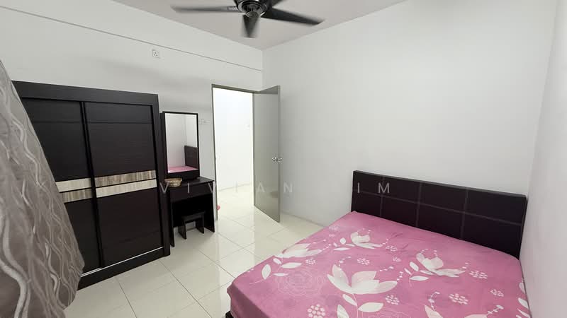 Pangsapuri untuk Dijual di The Rise Collection 2 - Vivian Sim - Bedroom - PropertyGuru.com.my