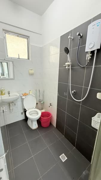 Pangsapuri untuk Dijual di The Rise Collection 2 - Vivian Sim - Bathroom - PropertyGuru.com.my